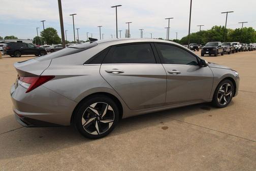 Metal 2023 Hyundai ELANTRA Limited