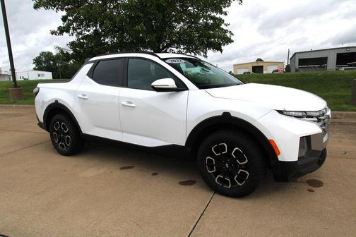 Ice White 2022 Hyundai SANTA CRUZ 2.5T SEL Premium