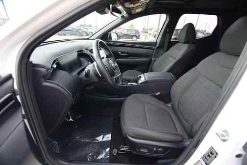 Ice White 2022 Hyundai SANTA CRUZ 2.5T SEL Premium