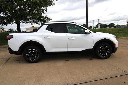 Ice White 2022 Hyundai SANTA CRUZ 2.5T SEL Premium