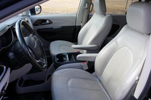 2018 Chrysler Pacifica Touring-L