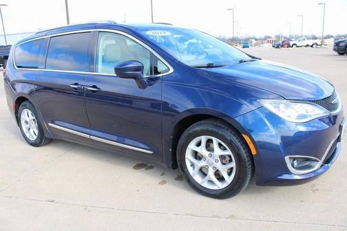 2018 Chrysler Pacifica Touring-L