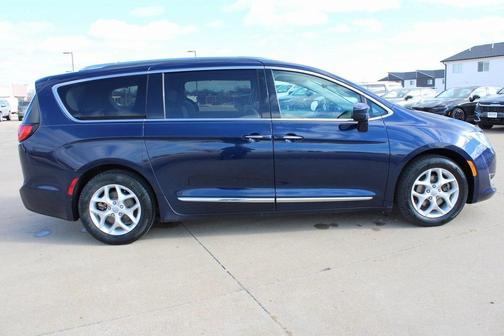 2018 Chrysler Pacifica Touring-L