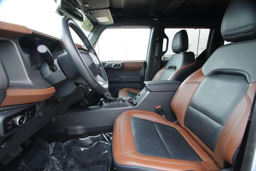 Oxford White 2024 Ford Bronco Outer Banks