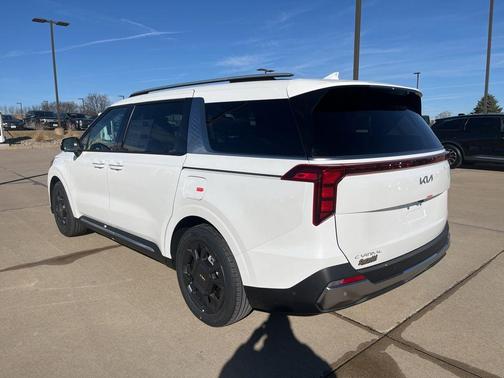 Snow White Pearl 2026 Kia Carnival SX