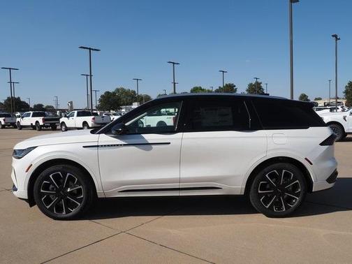 2025 Lincoln Nautilus Reserve