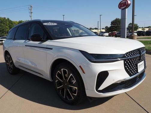 2025 Lincoln Nautilus Reserve