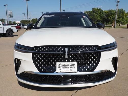 2025 Lincoln Nautilus Reserve