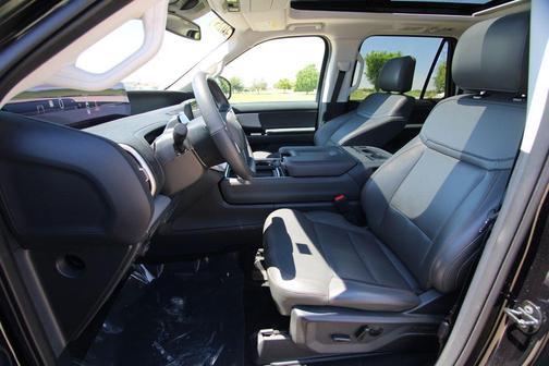 Agate Black Metallic 2025 Ford Expedition Max Active