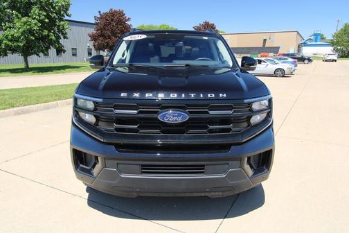 Agate Black Metallic 2025 Ford Expedition Max Active