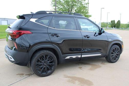 Cherry Black 2023 Kia Seltos Nightfall