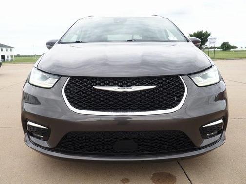 2021 Chrysler Pacifica Touring-L