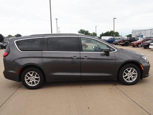 2021 Chrysler Pacifica Touring-L