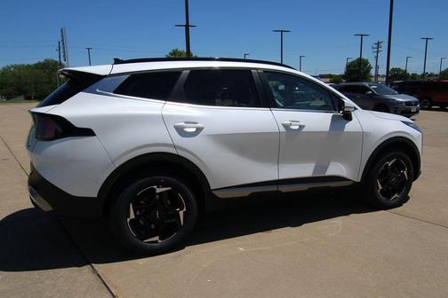 Snow White Pearl 2026 Kia Sportage Hybrid EX