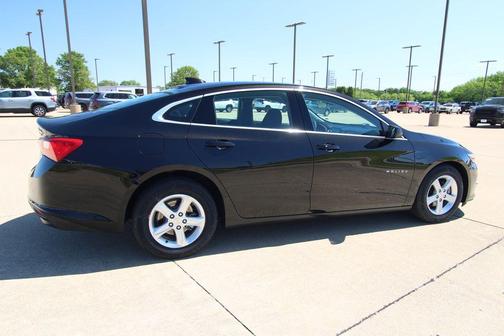 Mosaic Black Metallic 2024 Chevrolet Malibu LT