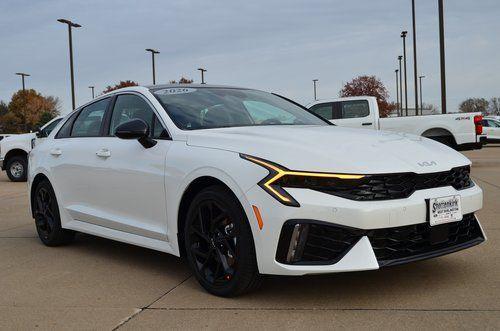 Snow White Pearl 2026 Kia K5 GT-Line