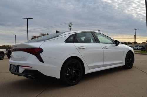 Snow White Pearl 2026 Kia K5 GT-Line