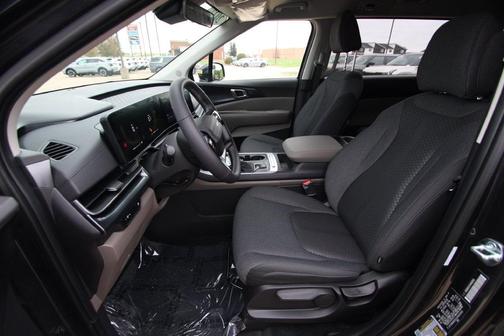Metal 2027 Kia Carnival LX