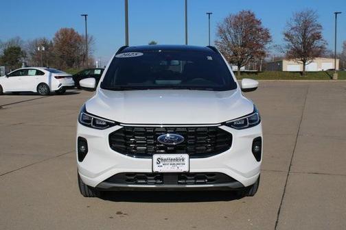 2025 Ford Escape ST-Line Elite