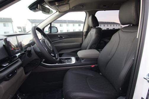 Snow White Pearl 2026 Kia Carnival EX