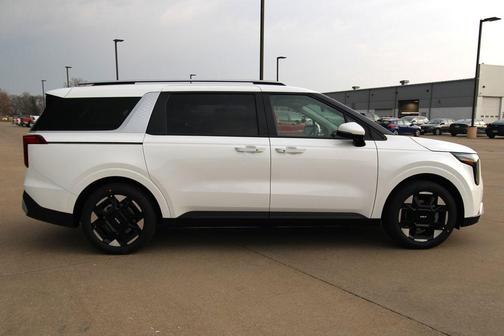 Snow White Pearl 2026 Kia Carnival EX