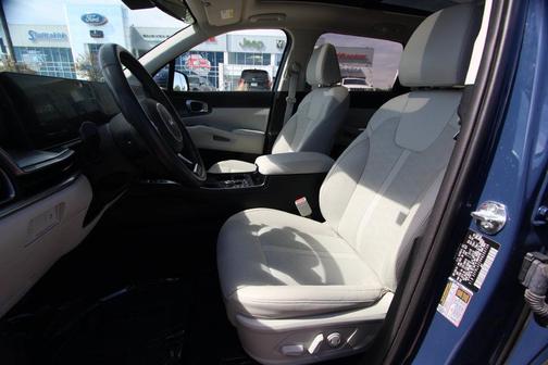 Midnight Black 2024 Kia Sorento S