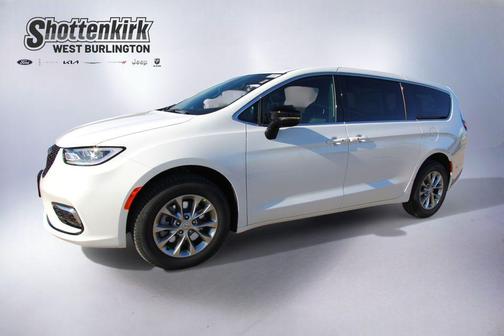 Bright White Clearcoat 2026 Chrysler Pacifica Select