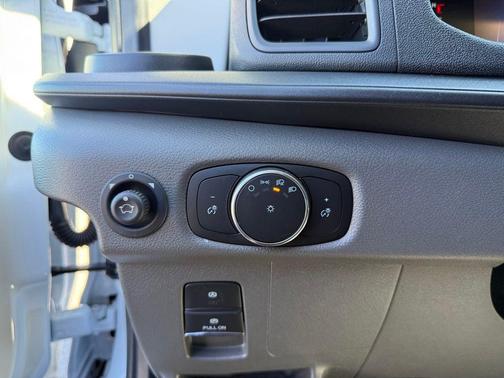 2026 Ford Transit-250 148 WB Medium Roof Cargo