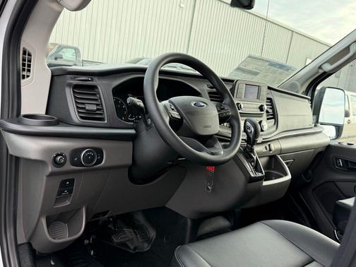 2025 Ford Transit-250 148 WB Medium Roof Cargo
