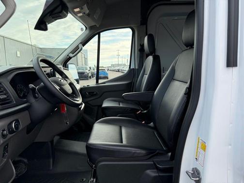 2025 Ford Transit-250 148 WB Medium Roof Cargo
