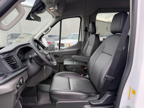 2025 Ford Transit-350 