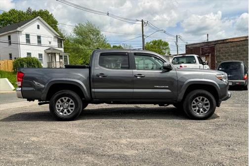 2016 Toyota Tacoma SR5