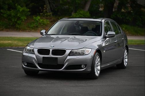 Gray 2011 BMW 328 i xDrive