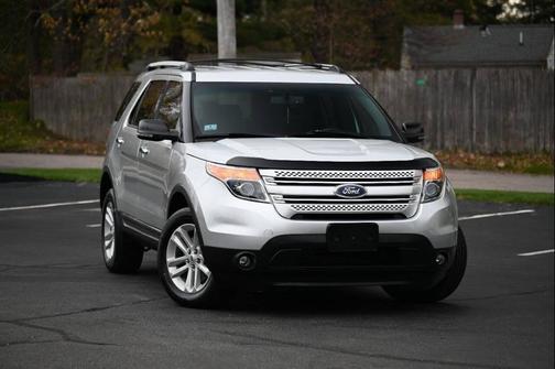 Silver 2013 Ford Explorer XLT