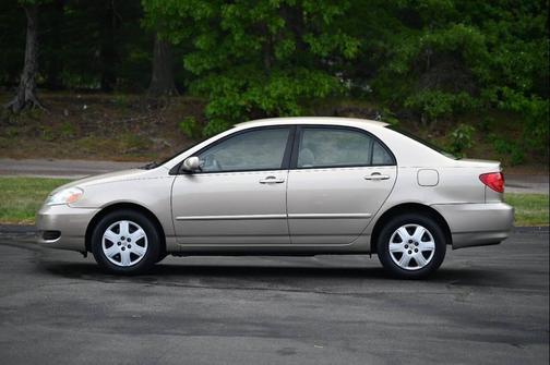 Gold 2006 Toyota Corolla LE