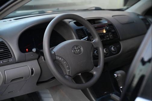 2005 Toyota Camry LE V6