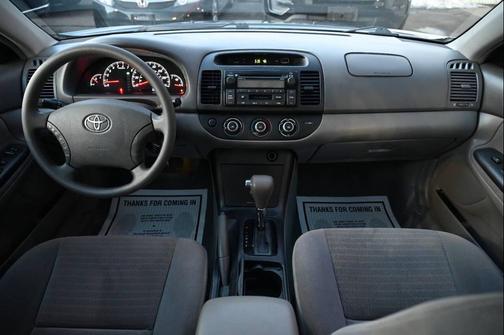 2005 Toyota Camry LE V6