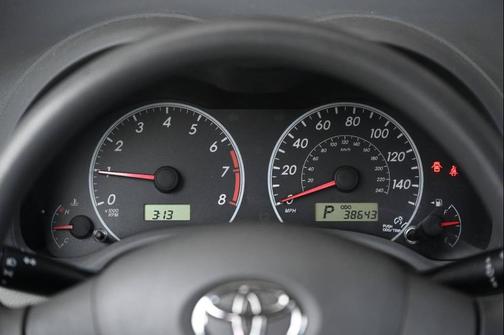 White 2009 Toyota Corolla LE