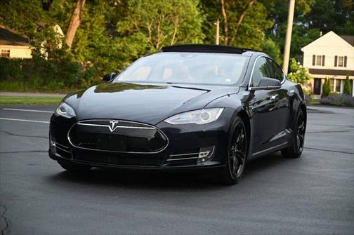 2015 Tesla Model S 85D