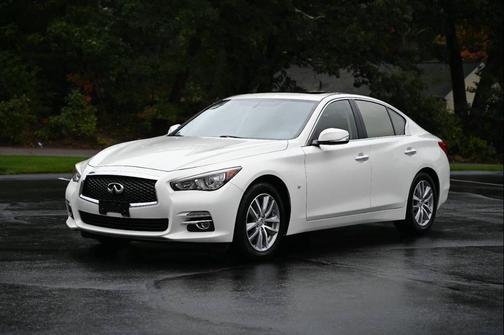 2015 INFINITI Q50 Premium