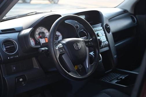 Burgundy 2011 Honda Pilot EX