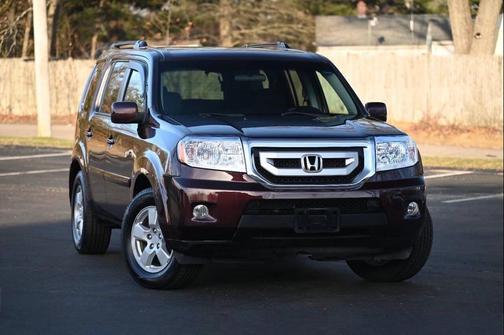 Burgundy 2011 Honda Pilot EX