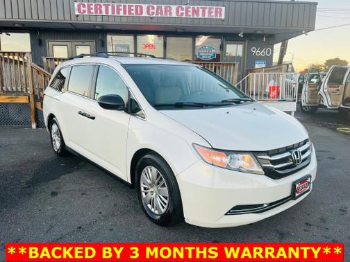 Photo 1 of 32 of 2016 Honda Odyssey LX