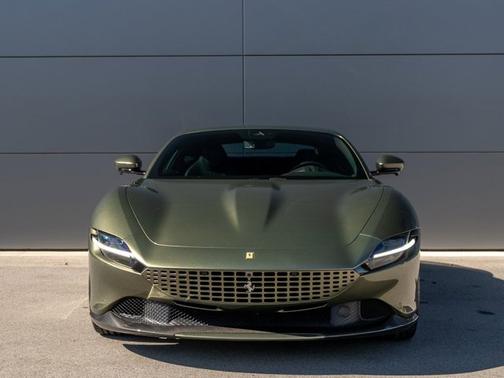 2022 Ferrari Roma Base