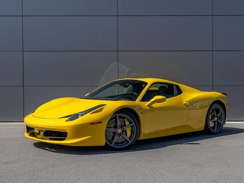 2015 Ferrari 458 Italia Base