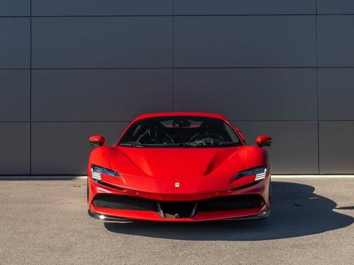 2022 Ferrari SF90 Spider Base