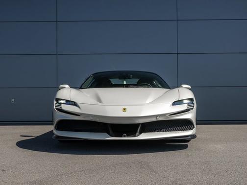 2023 Ferrari SF90 Spider Base