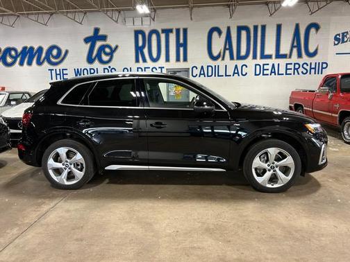 2022 Audi Q5 45 S line Prestige
