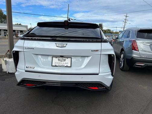 2026 Cadillac LYRIQ V Premium