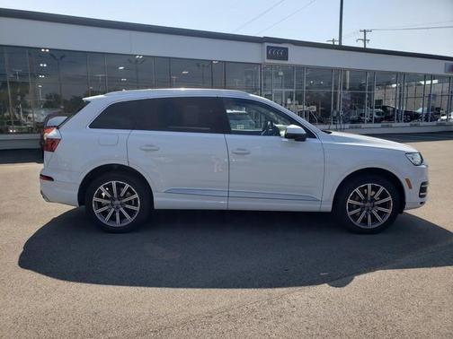Glacier White Metallic 2019 Audi Q7 45 Premium Plus